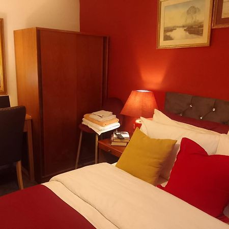 Ideal Home & Cottage Inviting 4 Bedroom Apartments ウォールソール エクステリア 写真